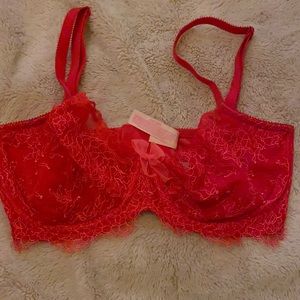 VS Dream Angels Unlined Demi Bra